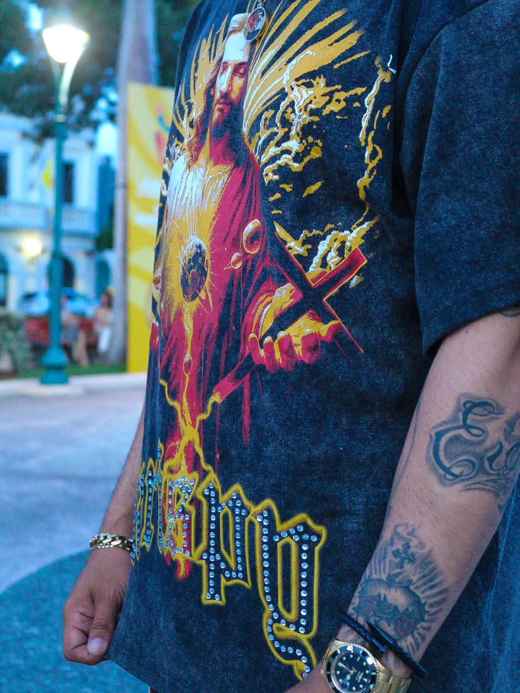 "KKrhist Hands"Acid wash Tee