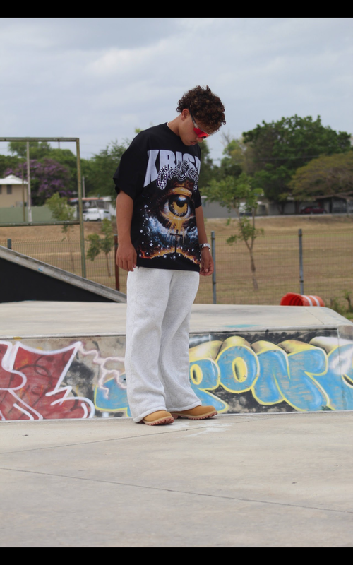 "THROUGH THE EYE OF KRISPY" oversized tee